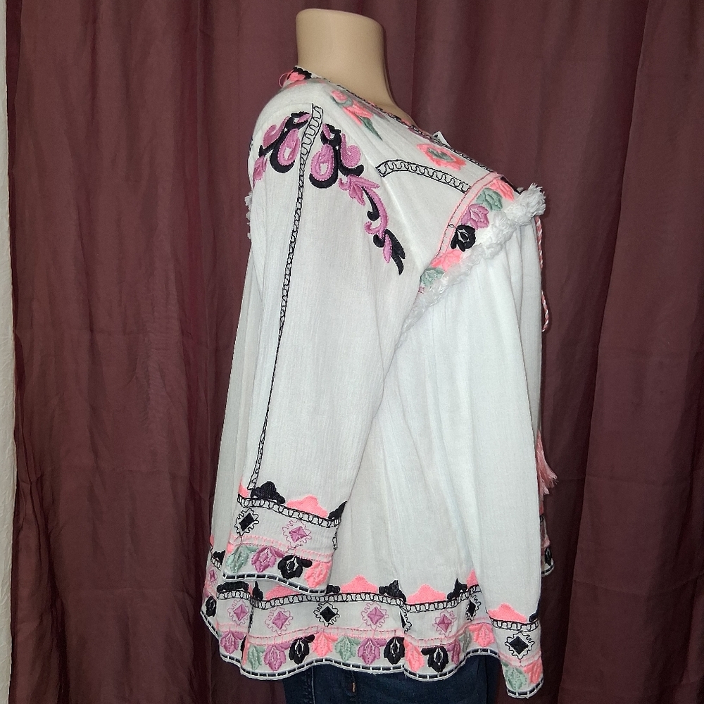 NYLON APPAREL women Size M Chic Embroidered Women's Blouse with Pink Accents - Picture 11 of 16